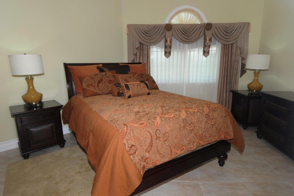 Genesis Sheer Elegance Saint James