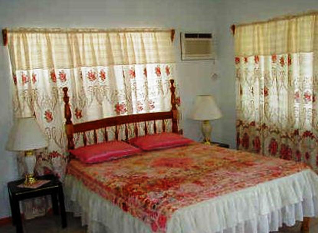 Golden Sunset Villas Negril