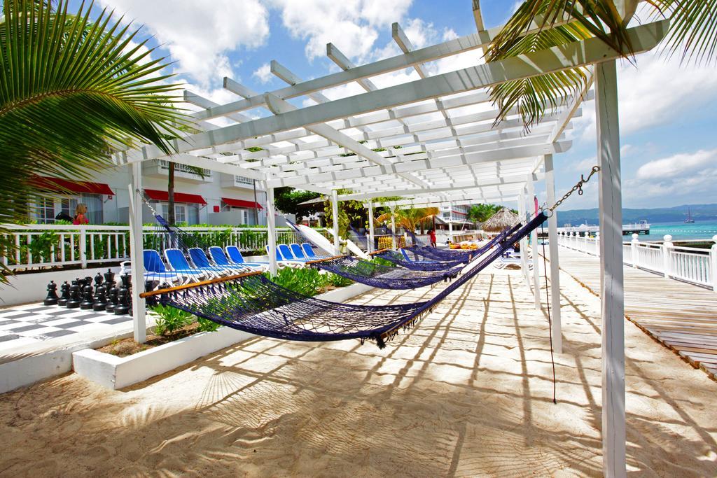 Grand Decameron Montego Beach, A Trademark