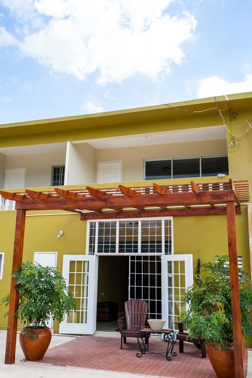 Sky View Guest Apartments Aparthotel Irish Town