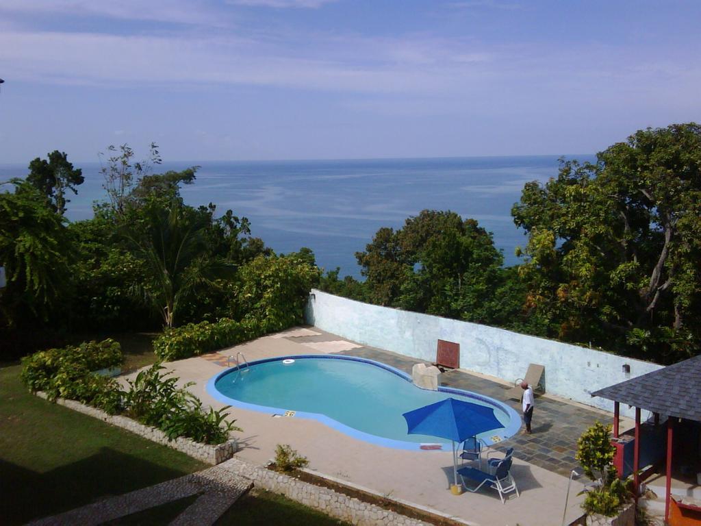 Bed & Breakfast Boutique At Stone Village Bluefields