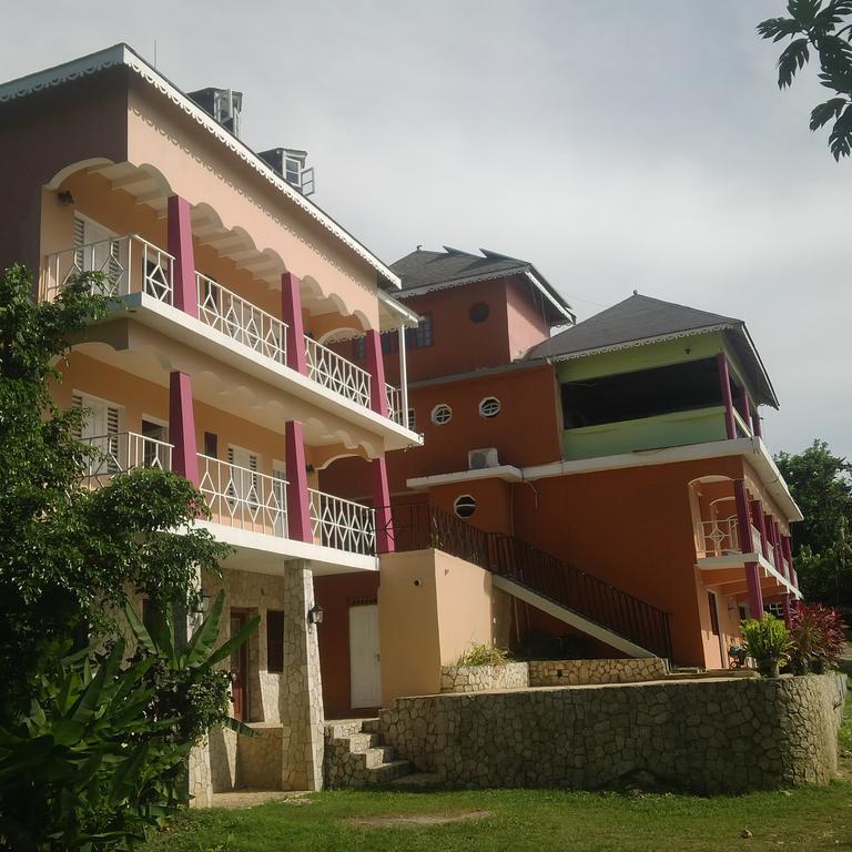 Boutique At Stone Village * Bluefields