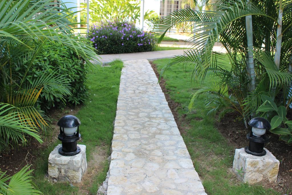 Beachcomber Club Resort Negril