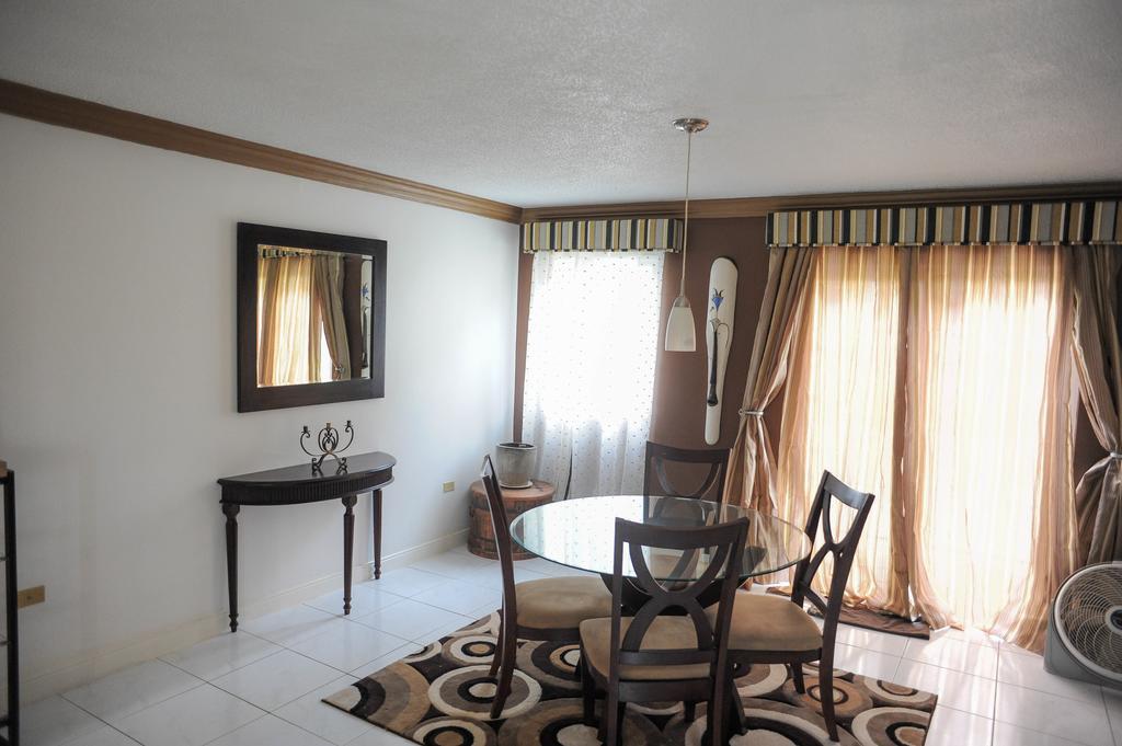 Mango Walk Country Club Suites Aparthotel *