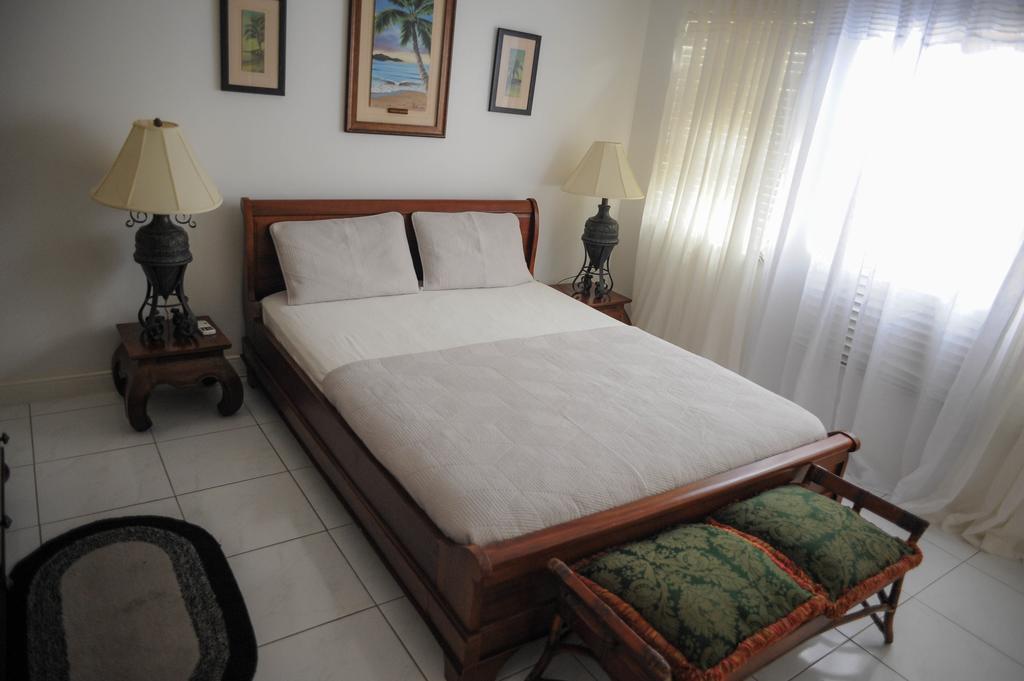 Mango Walk Country Club Suites Aparthotel