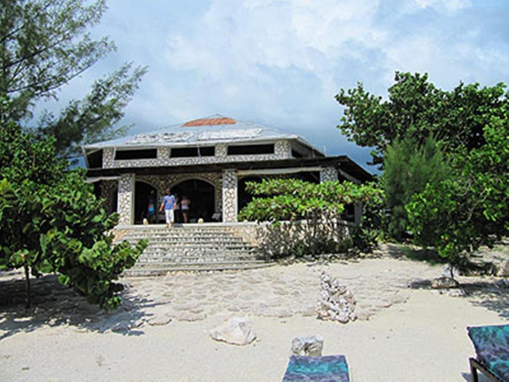 Jackies On The Reef Hotel