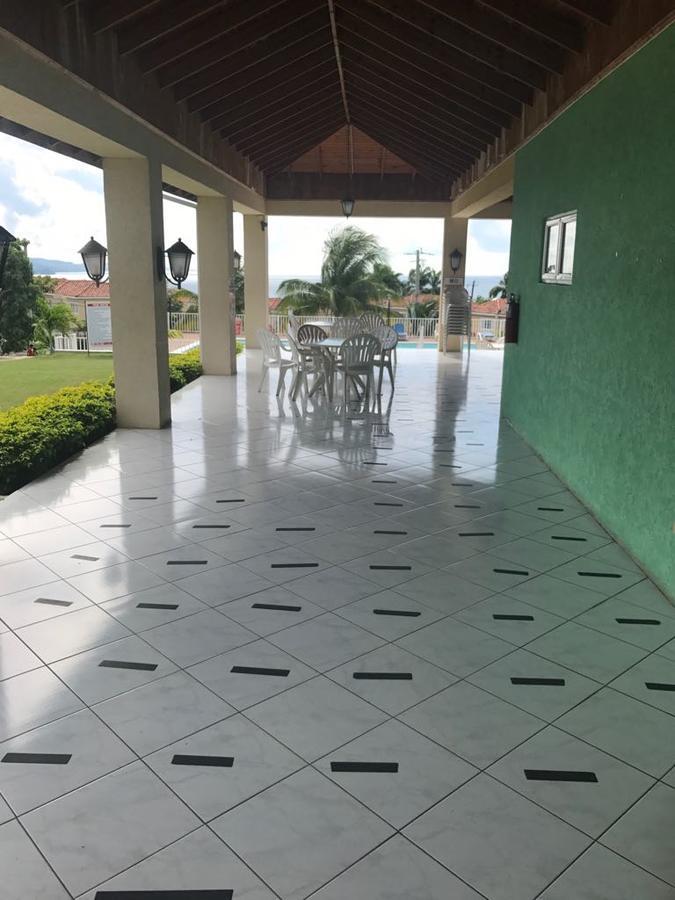 Mango Walk Country Club Suites Aparthotel