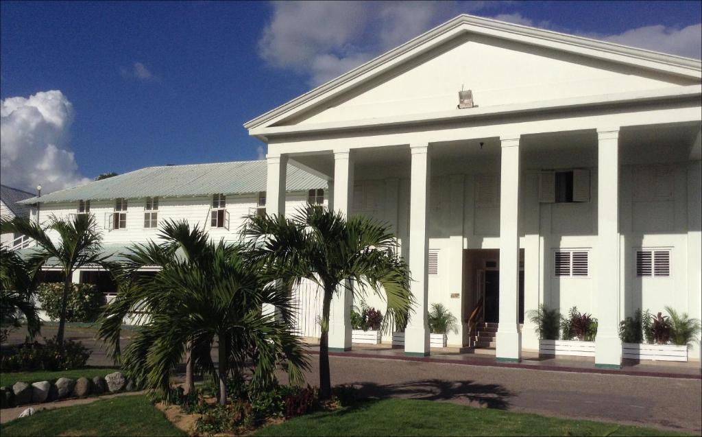 The Liguanea Club 3*