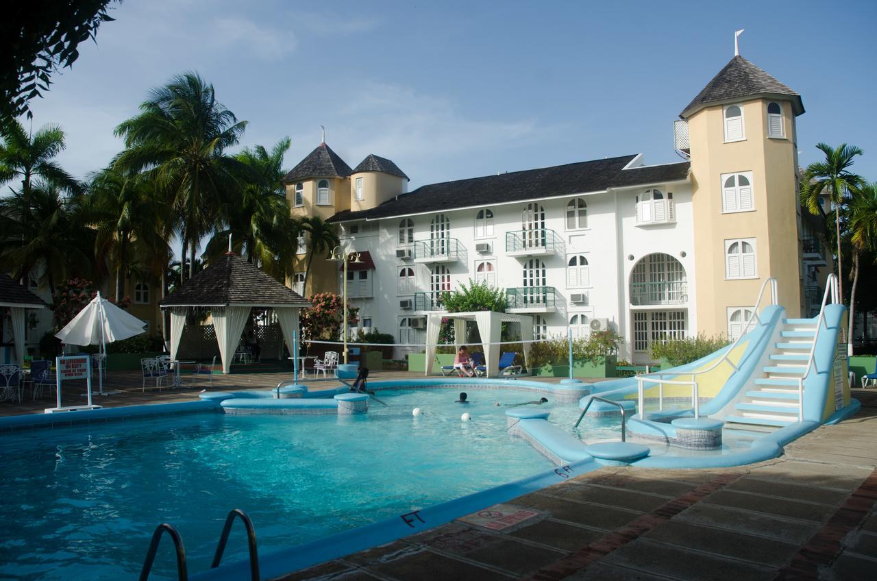Sandcastles Hotel