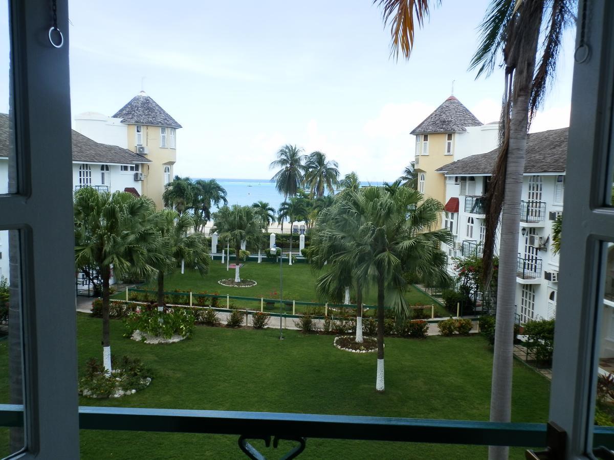 Hotel Sandcastles *