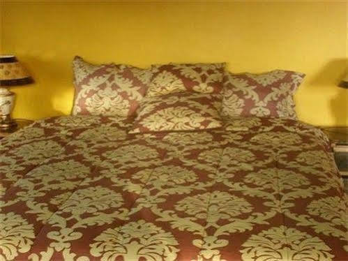 Paradise West Gate Hills Hotel 3*