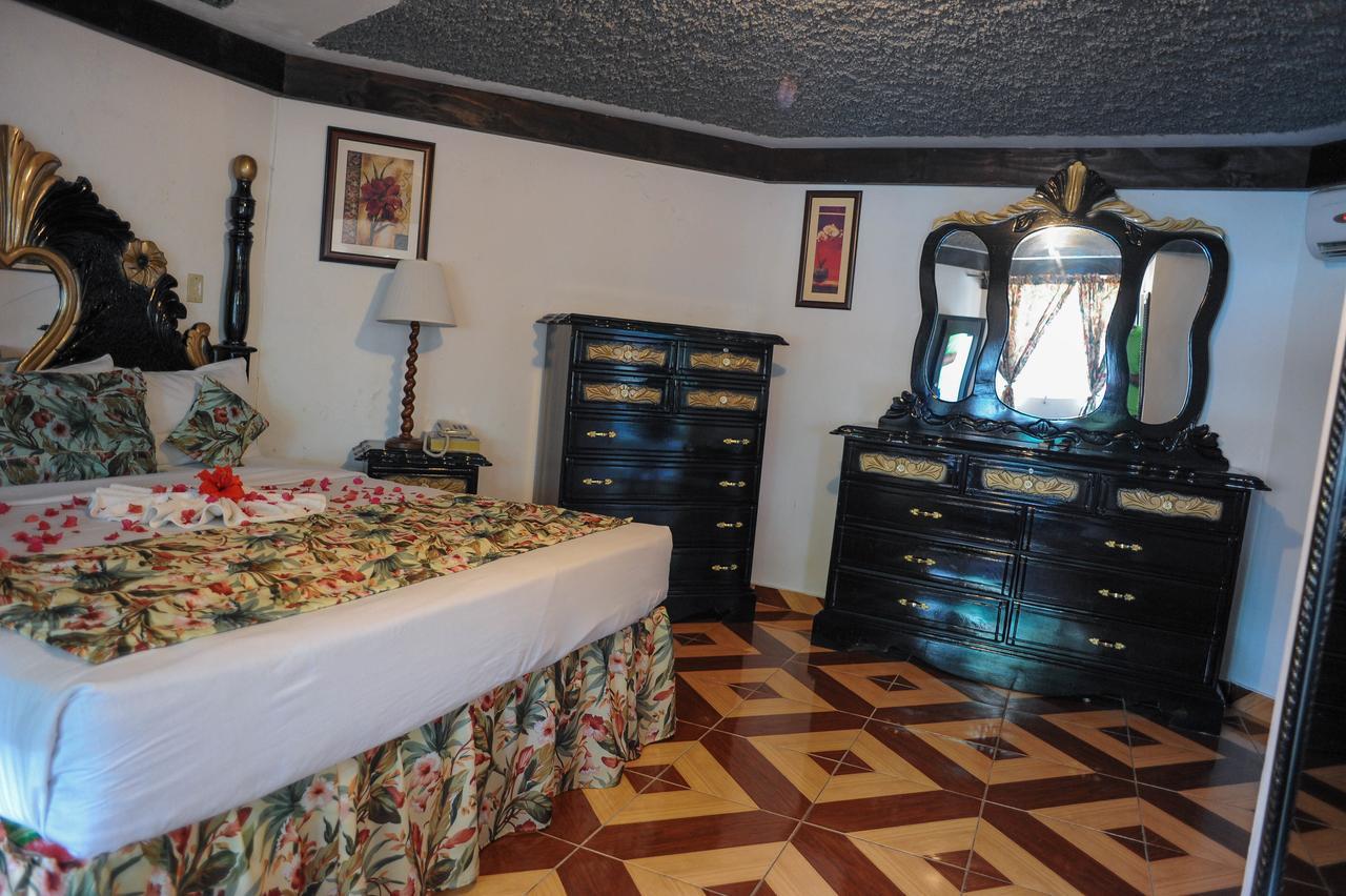 Glorianna Hotel