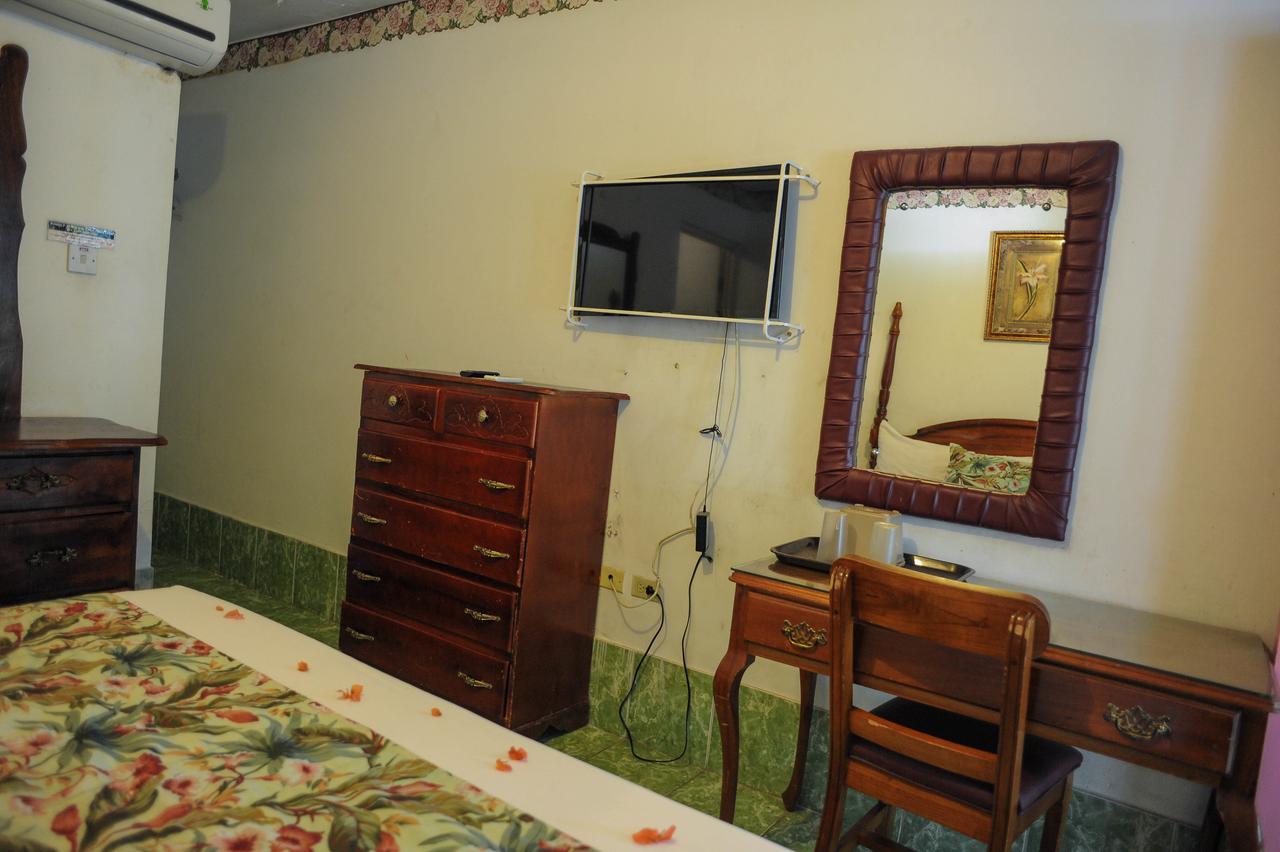 Glorianna Hotel
