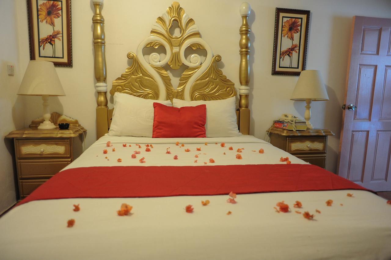 Glorianna Hotel