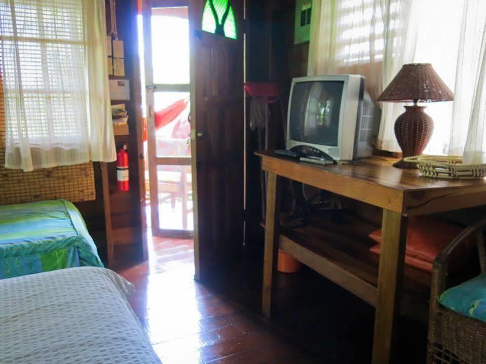 Judy House Cottages And Rooms *