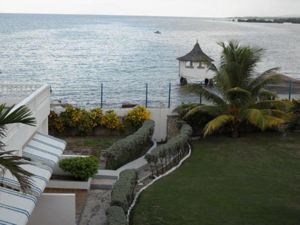 Hotel Seacrest 2*