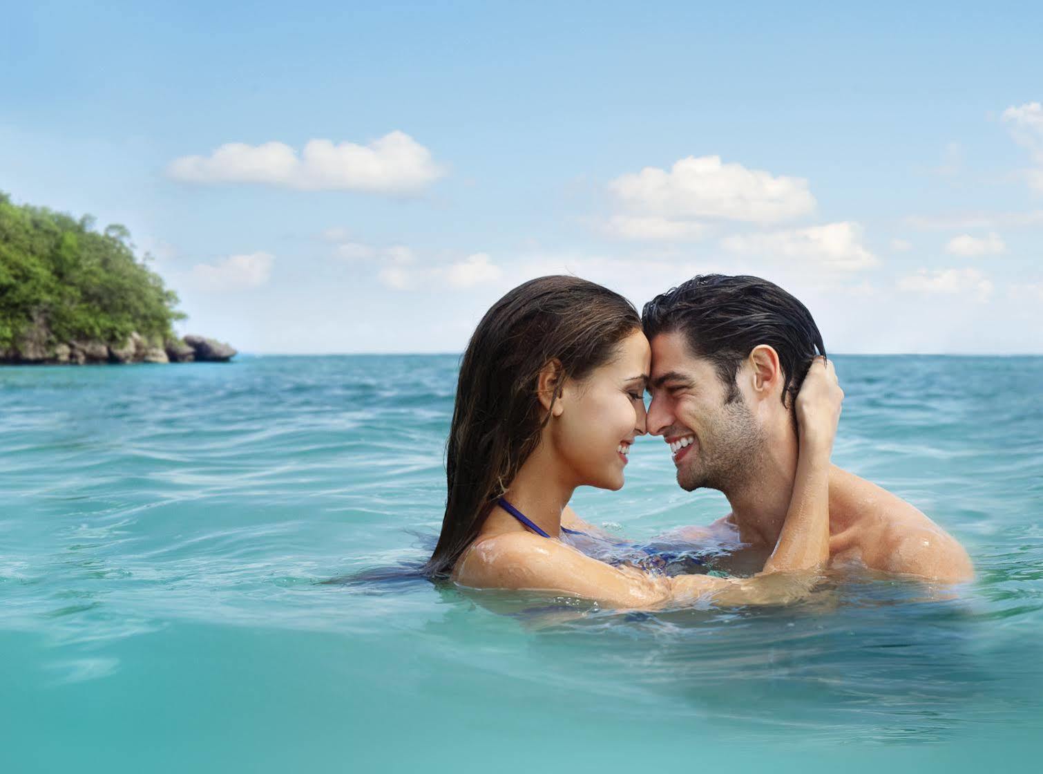 Couples Sans Souci