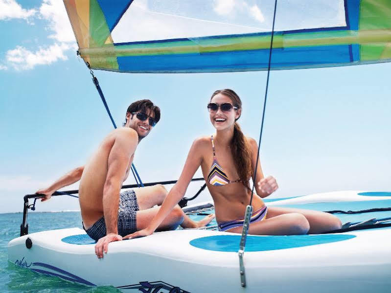 Couples Sans Souci Hotel