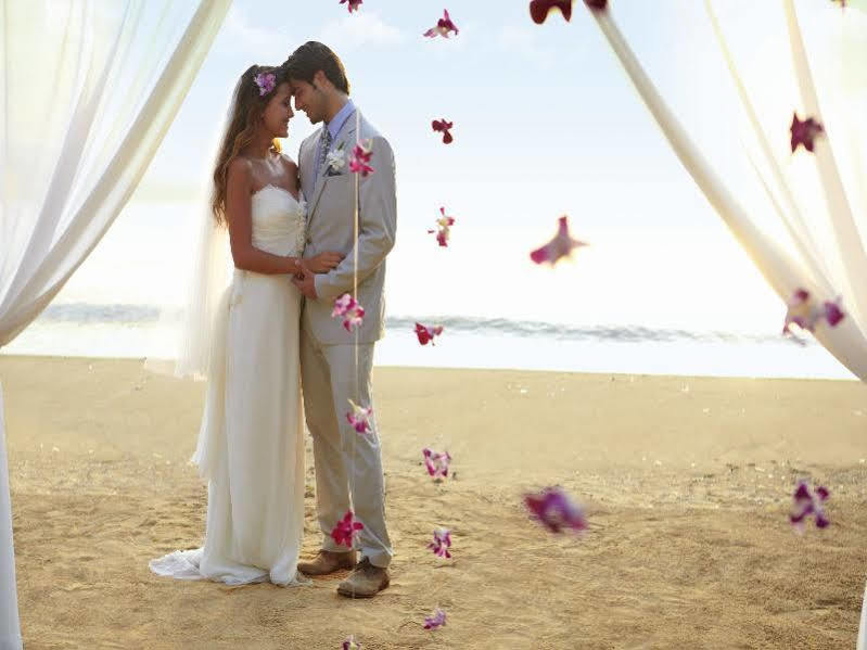 Couples Sans Souci Hotel