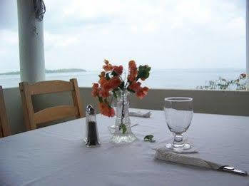 Hotel Rhodes Negril 3*