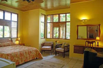 Hotel Rhodes Negril 3*