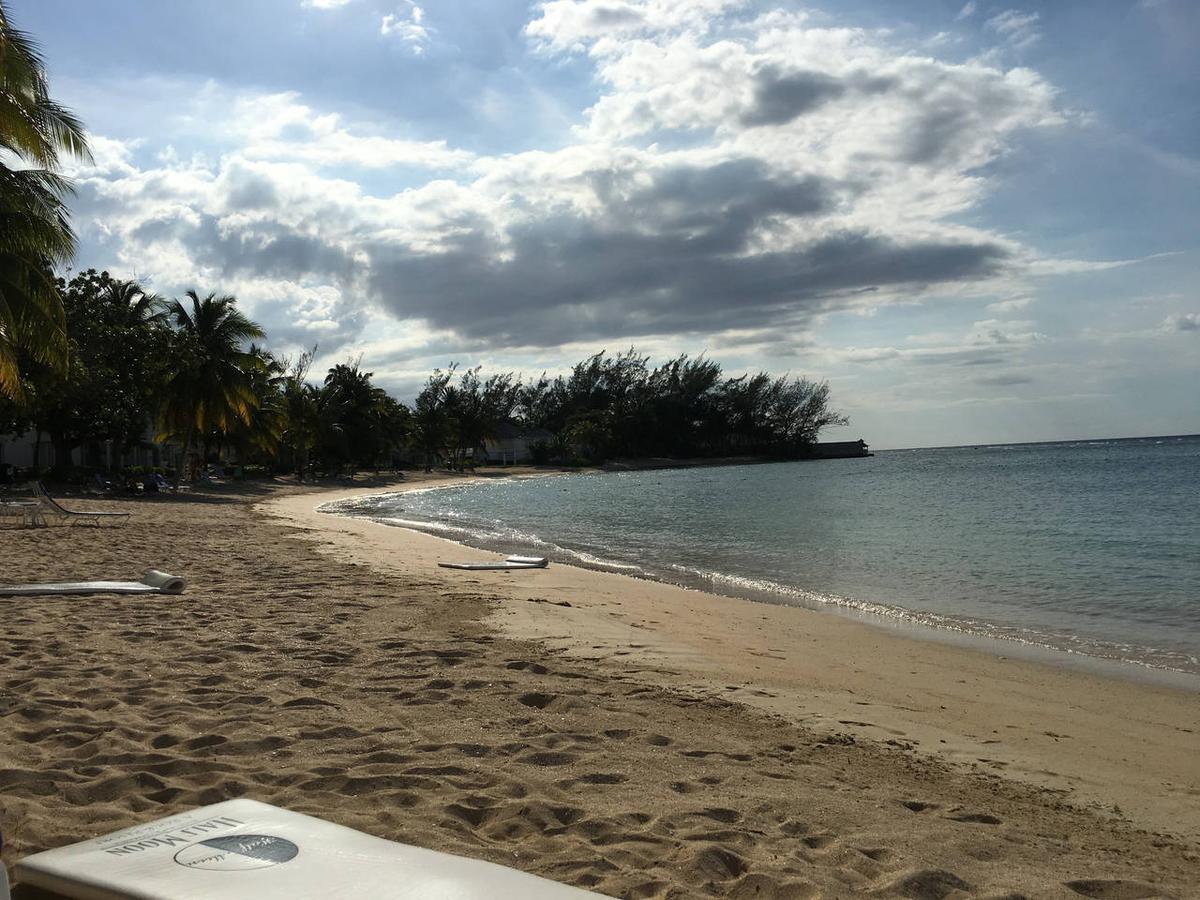 Villa Luxury Sleeps 6, Access, *