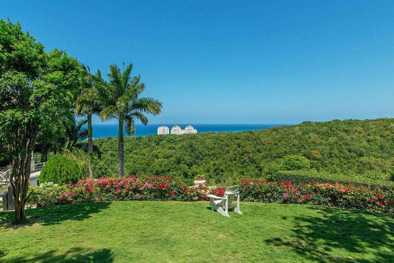 Villa Luxury Sleeps 6, Access, Montego Bay