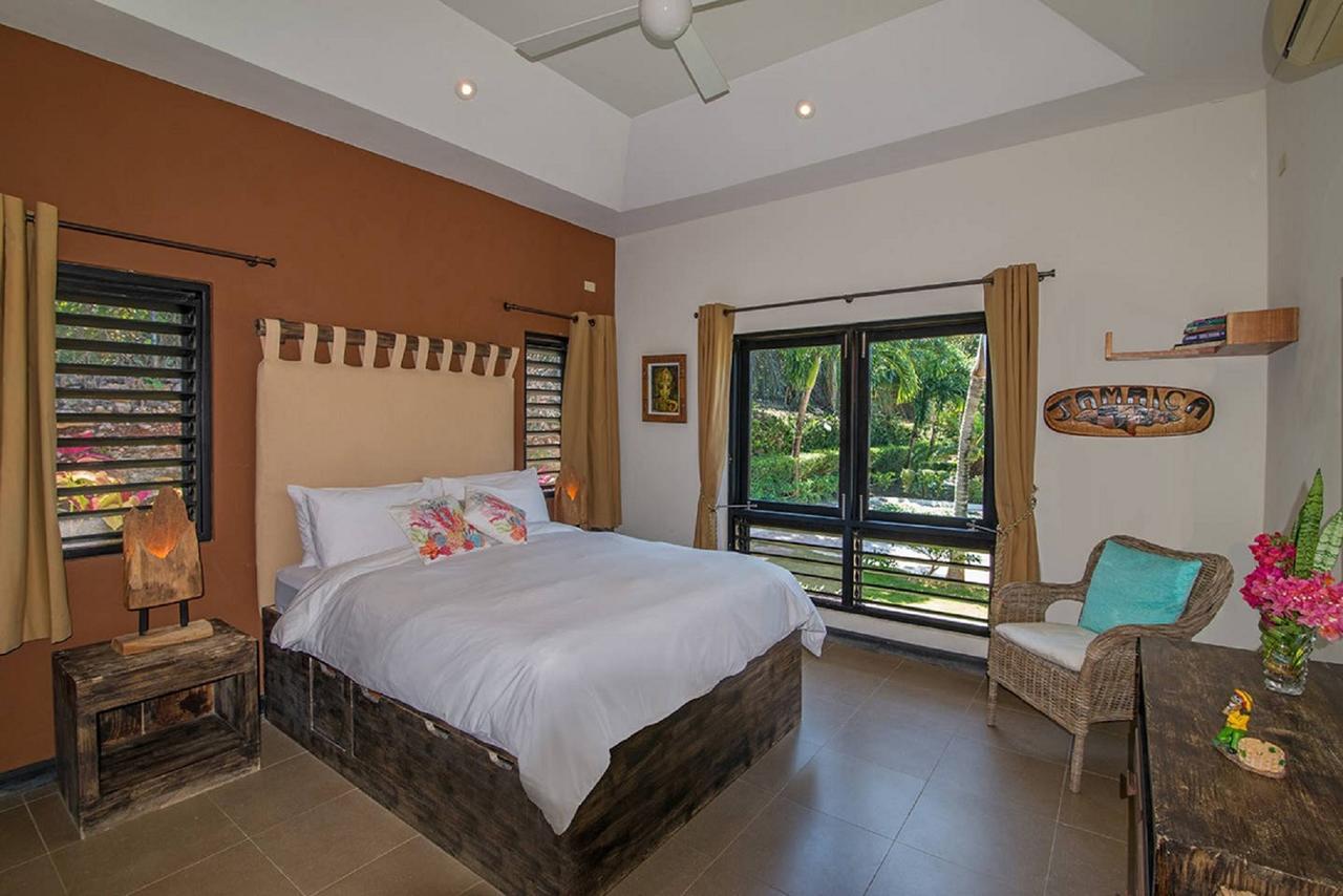 Villa Luxury Sleeps 6, Access, *