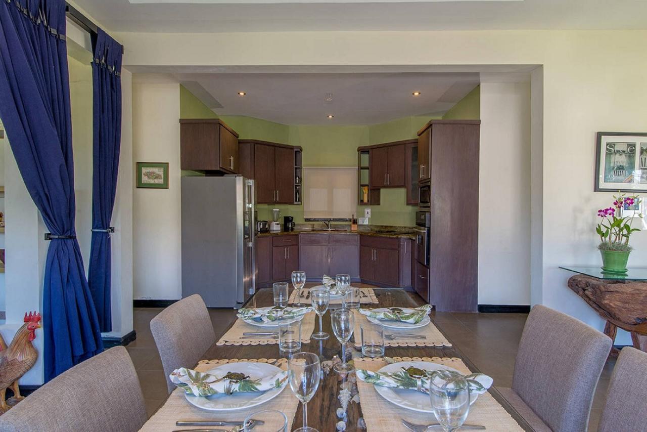 Villa Luxury Sleeps 6, Access, Montego Bay