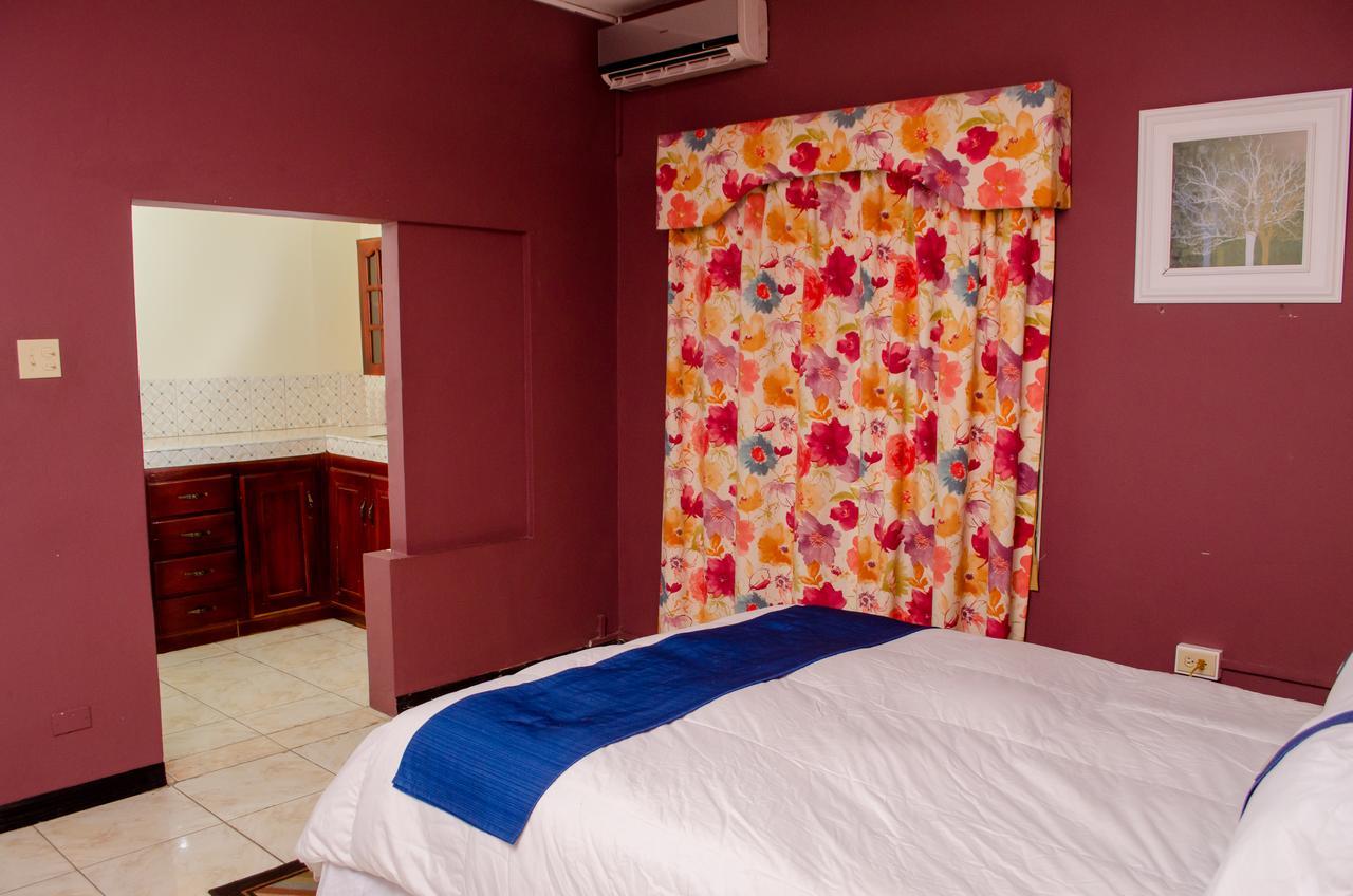 Crescent Court Hotel Kingston