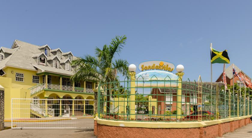 Aparthotel Sandcastle E9 3*
