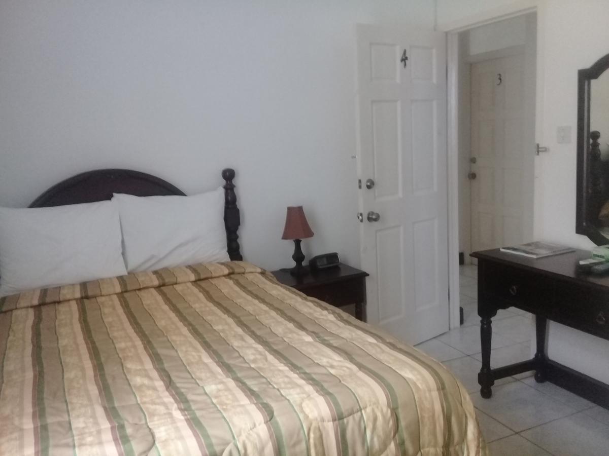 Bed & Breakfast Pink Rock Ocho Rios