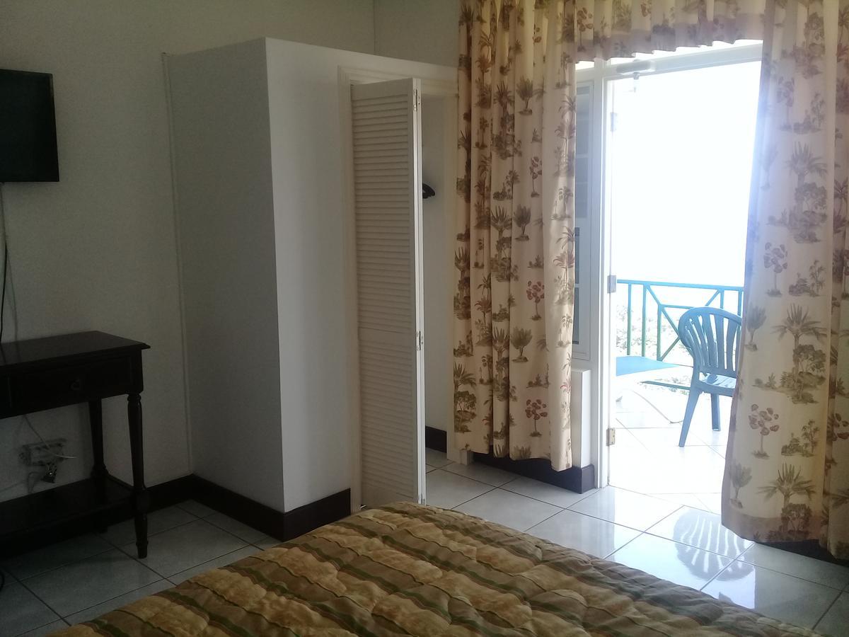Pink Rock * Ocho Rios