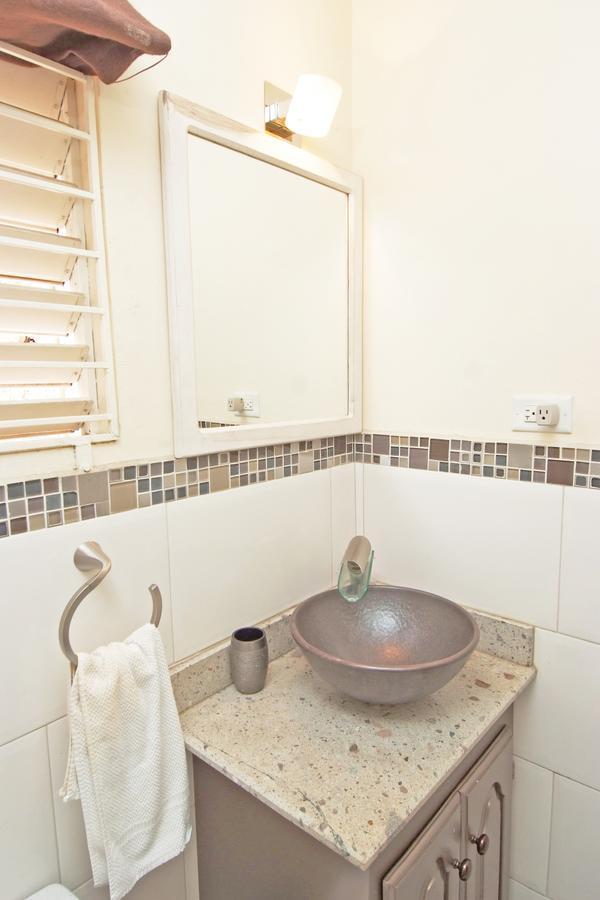 Finest Apt # 421 Bloc # 4 Marley Manor 6 Marley Rd Kgn 6 *