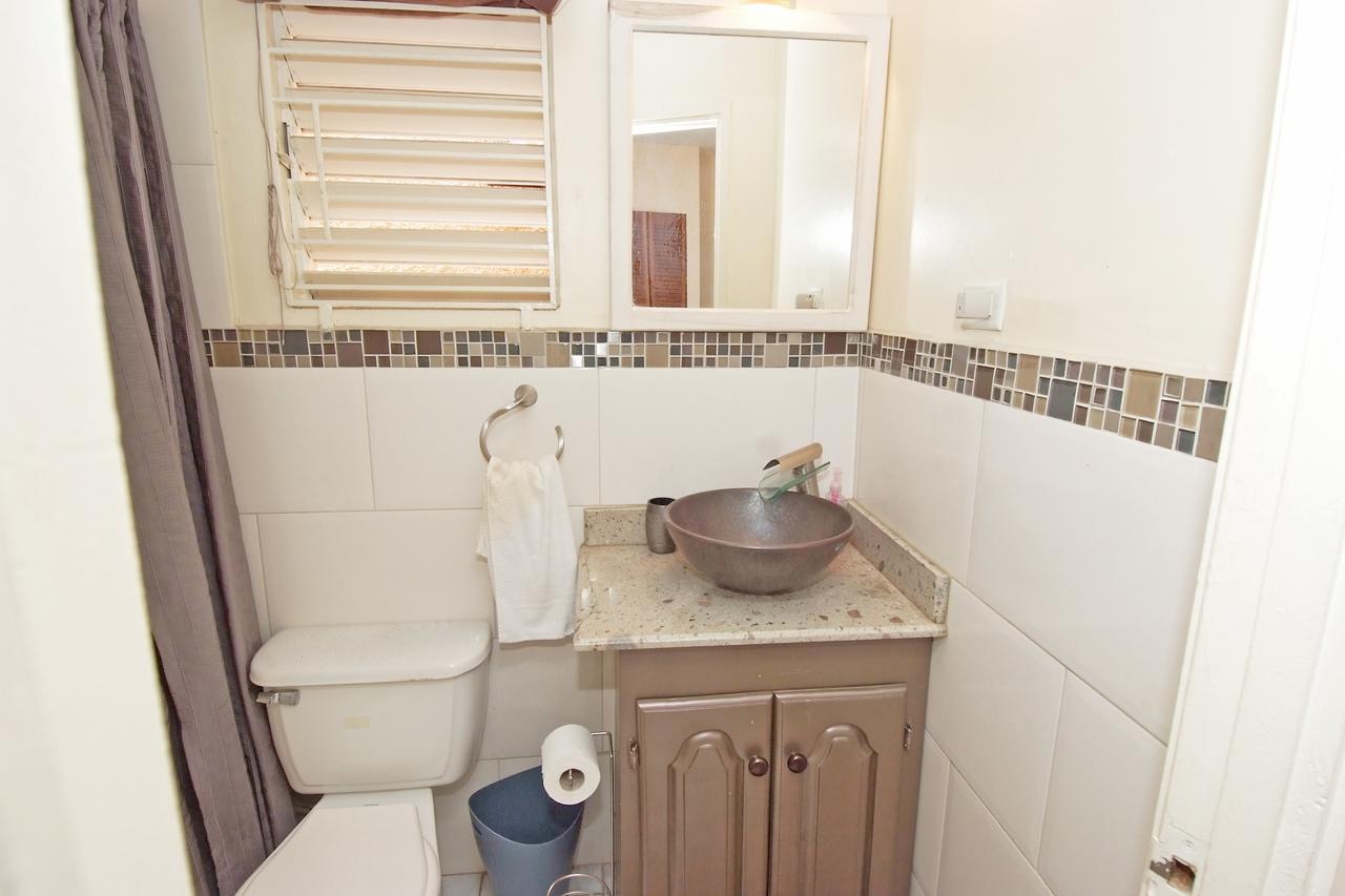 Finest Apt # 421 Bloc # 4 Marley Manor 6 Marley Rd Kgn 6 Apartment *