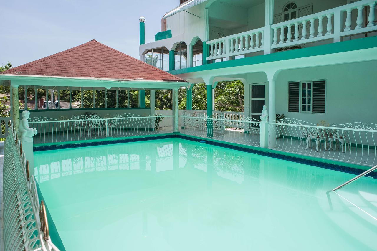 Diamond Hotel *