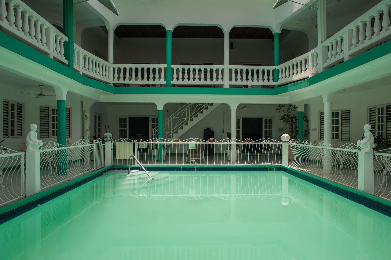 Diamond Hotel *