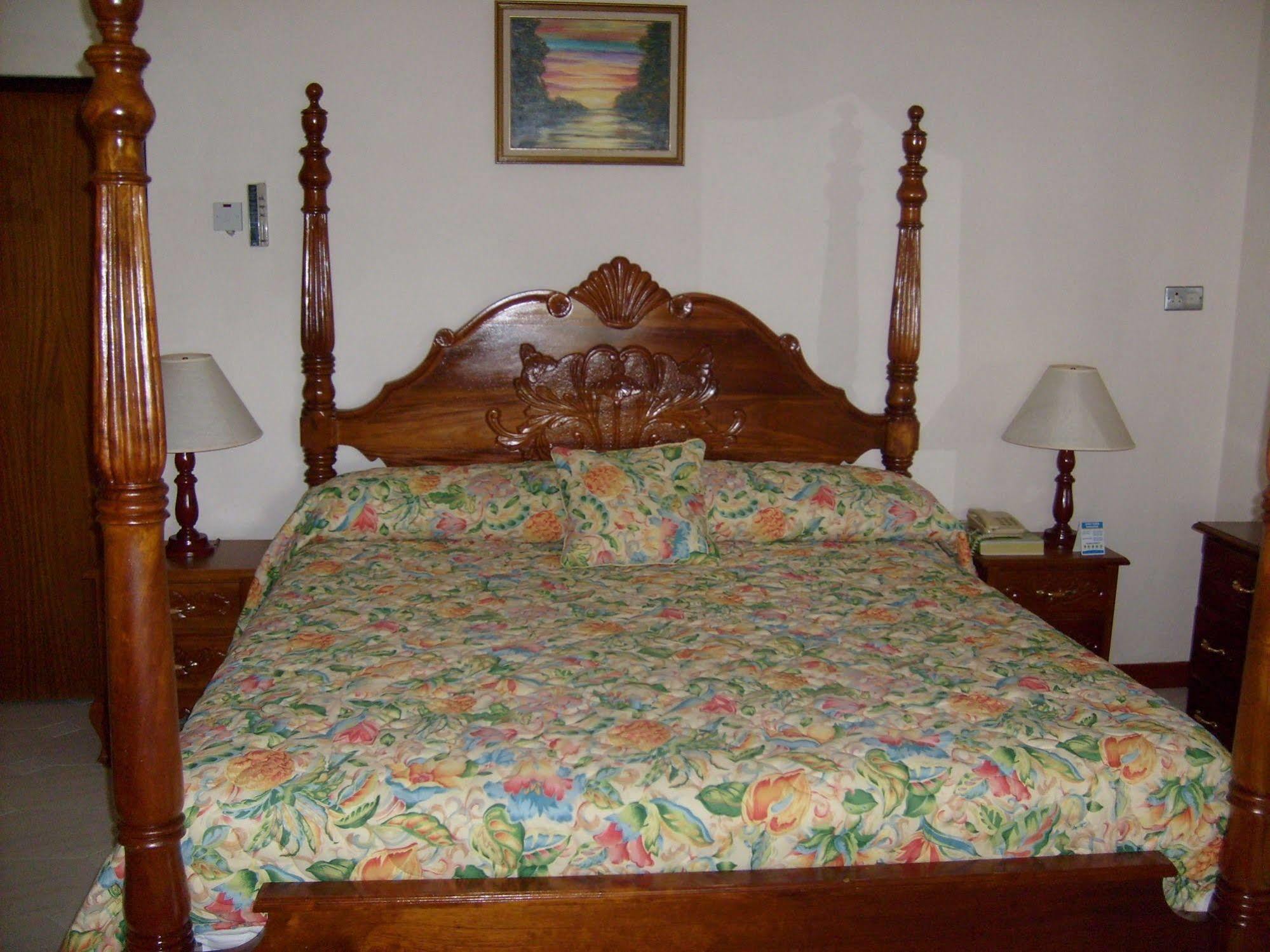 Hotel Seacrest