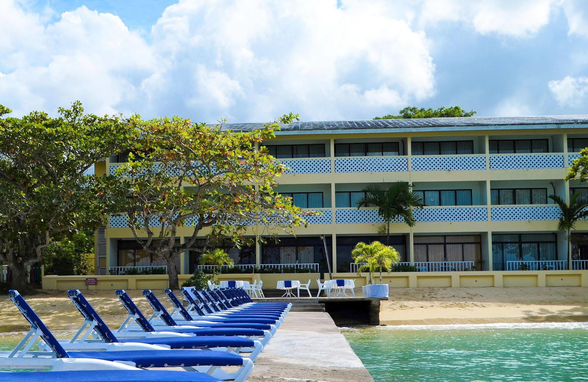 Hotel Crystal Ripple Beach 2*