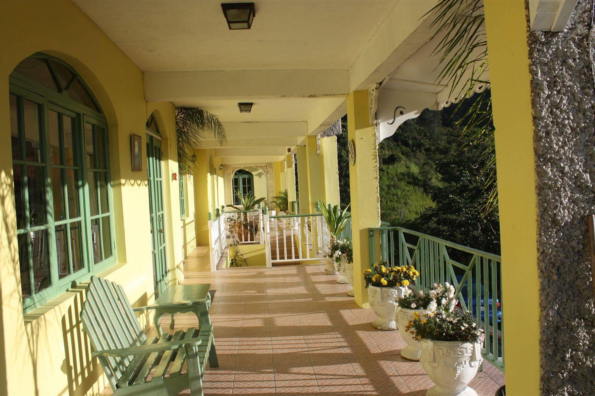 Starlight Chalet Hotel