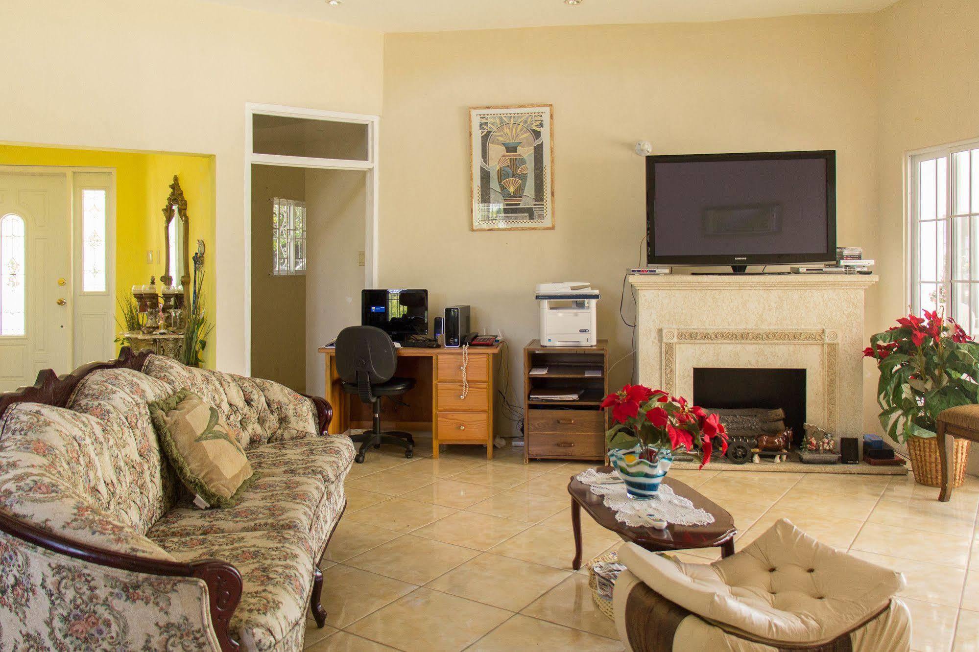 Hotel Chateau De La Rose Montego Bay