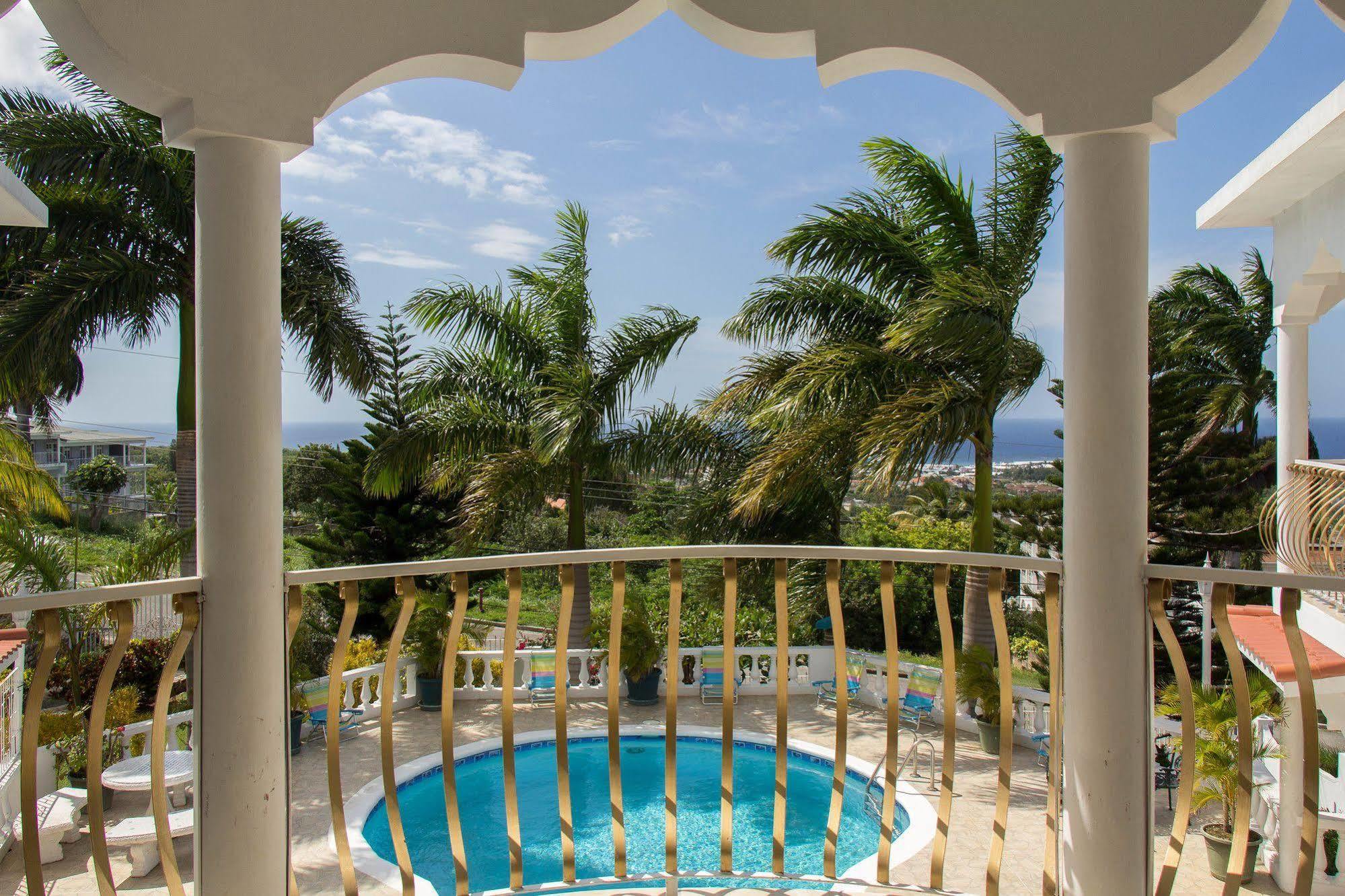 Chateau De La Rose Montego Bay