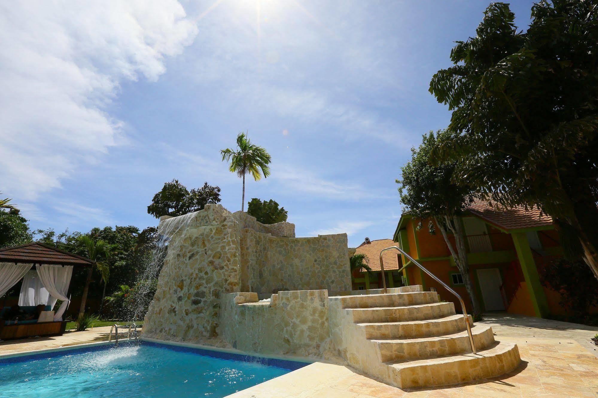 Oasis Hotel