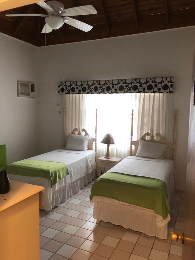 Guest house Ironshore *