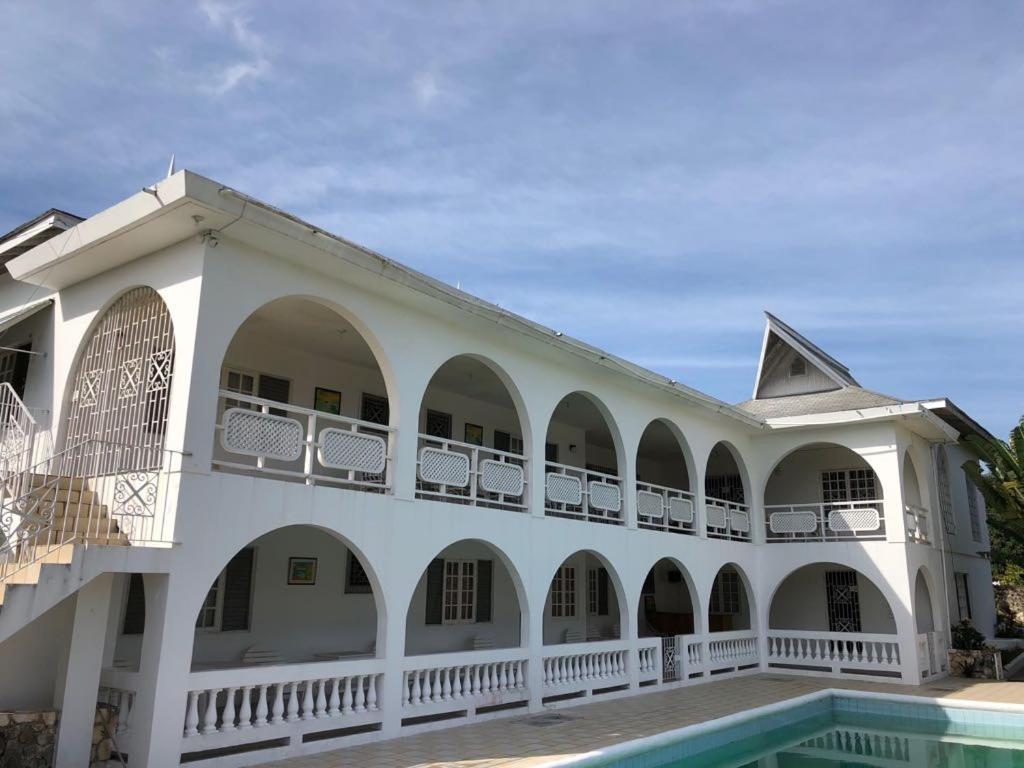 Ironshore Guest house