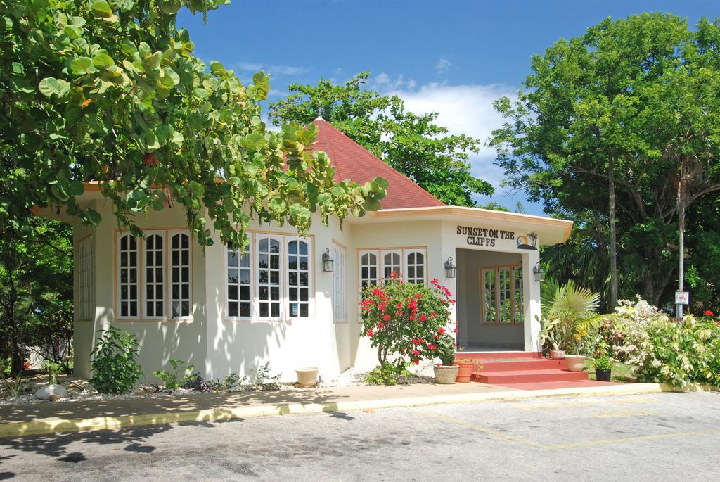 Sunset On The Cliffs Hotel Negril
