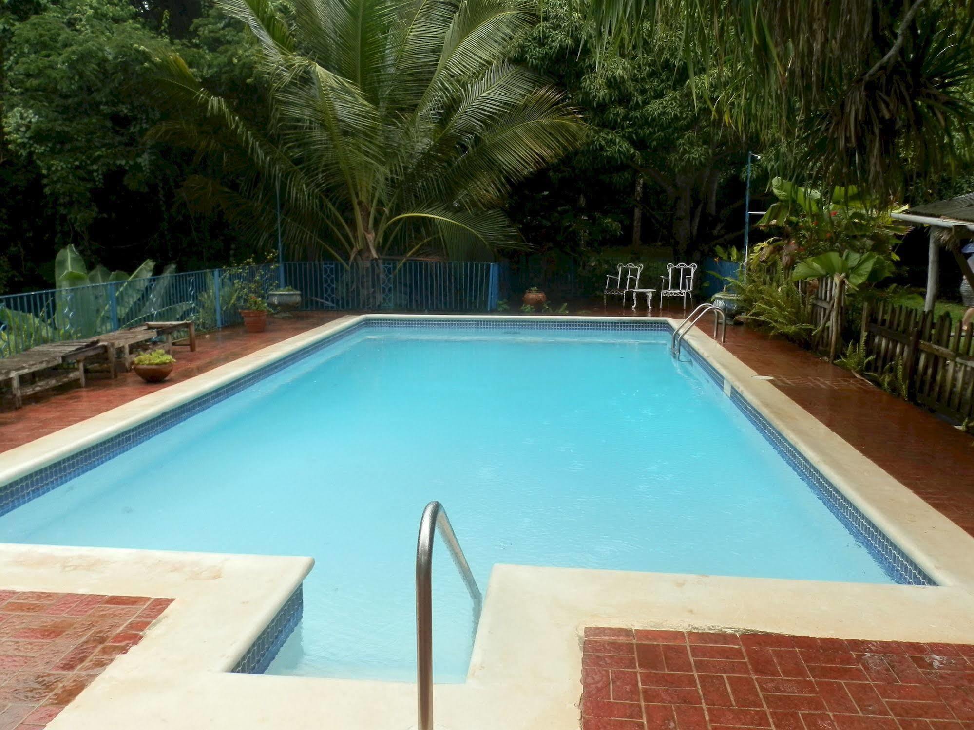 Harding Hall Hideaway Hotel Green Island
