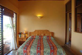 Rhodes Negril Orange Bay