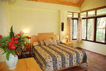 Hotel Rhodes Negril 3*