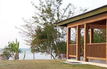 Hotel Rhodes Negril 3*